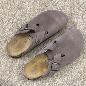Birkenstock Suede Clogs in Faded Purple